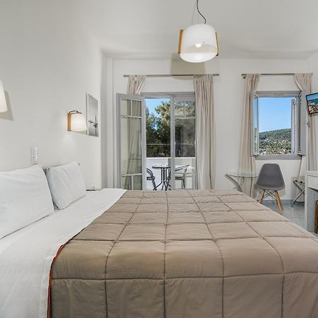 Erato Hotel Agia Marina  المظهر الخارجي الصورة