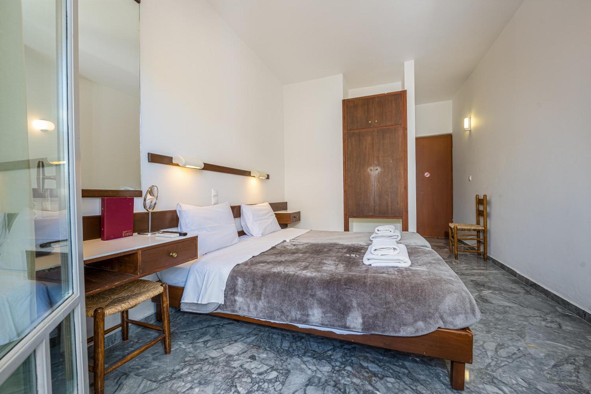 Erato Hotel Agia Marina  المظهر الخارجي الصورة