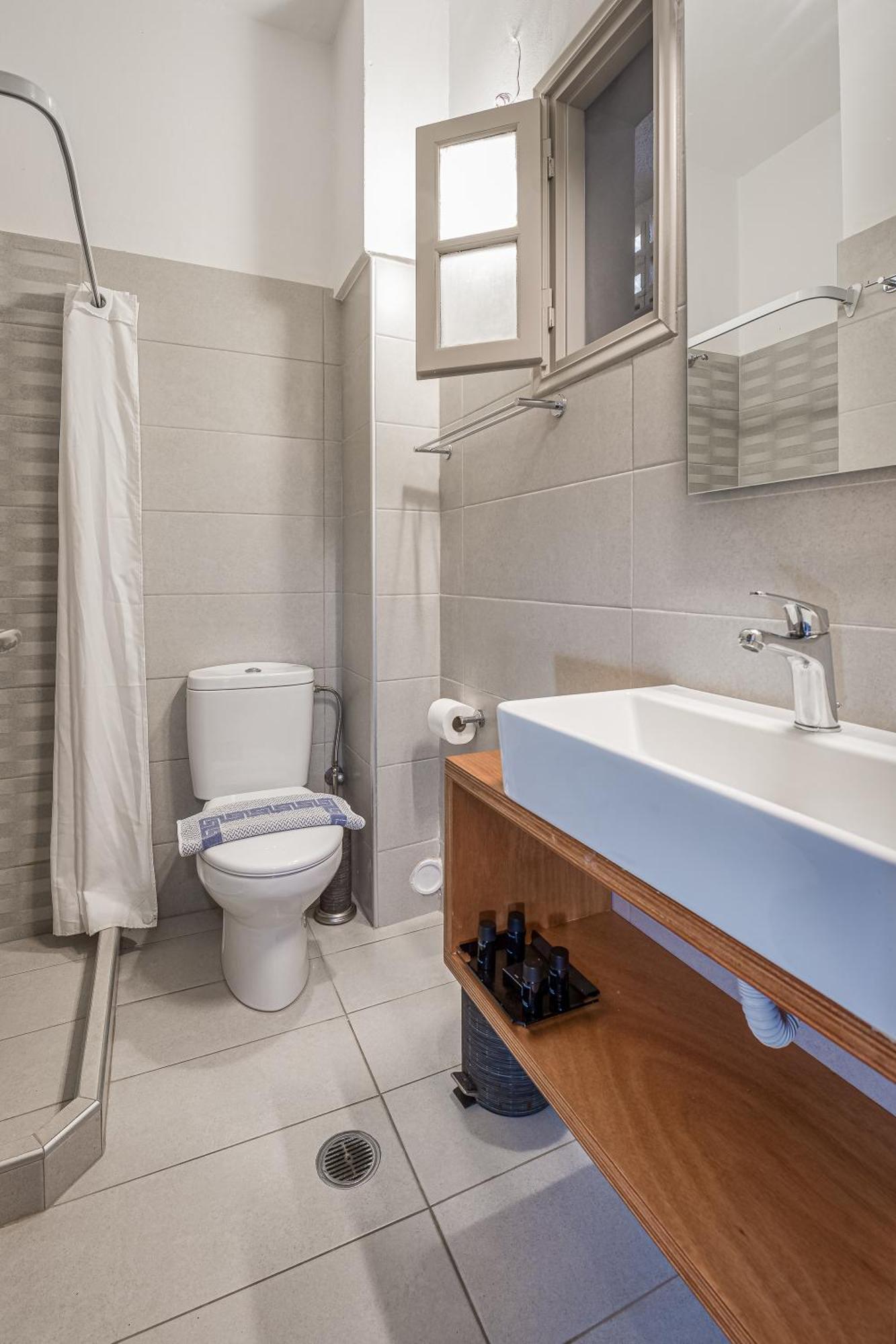 Erato Hotel Agia Marina  المظهر الخارجي الصورة