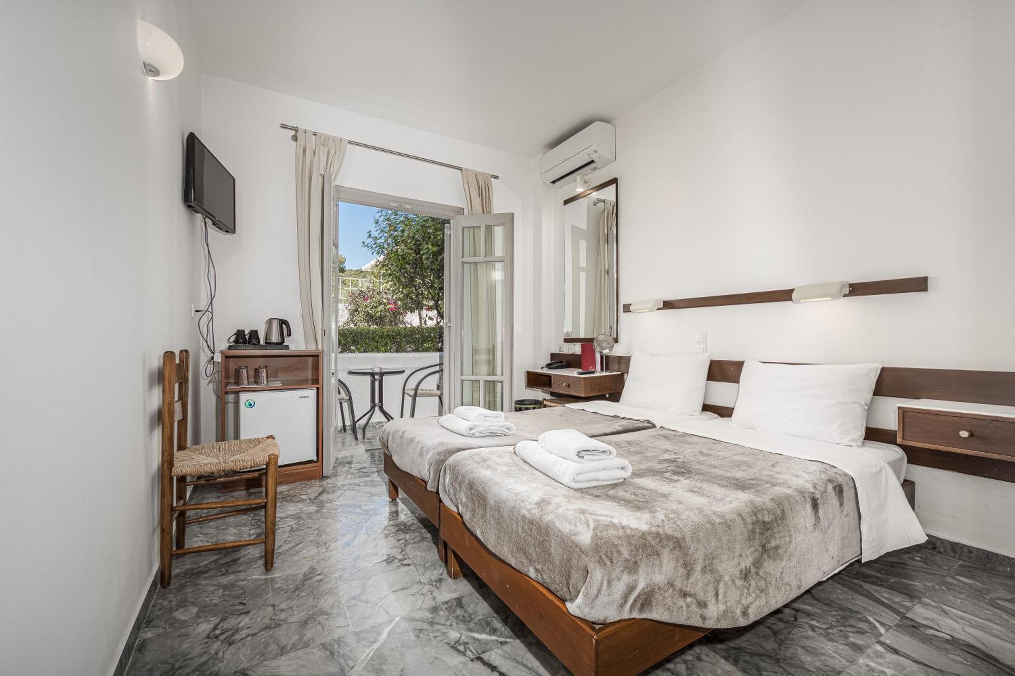 Erato Hotel Agia Marina  المظهر الخارجي الصورة