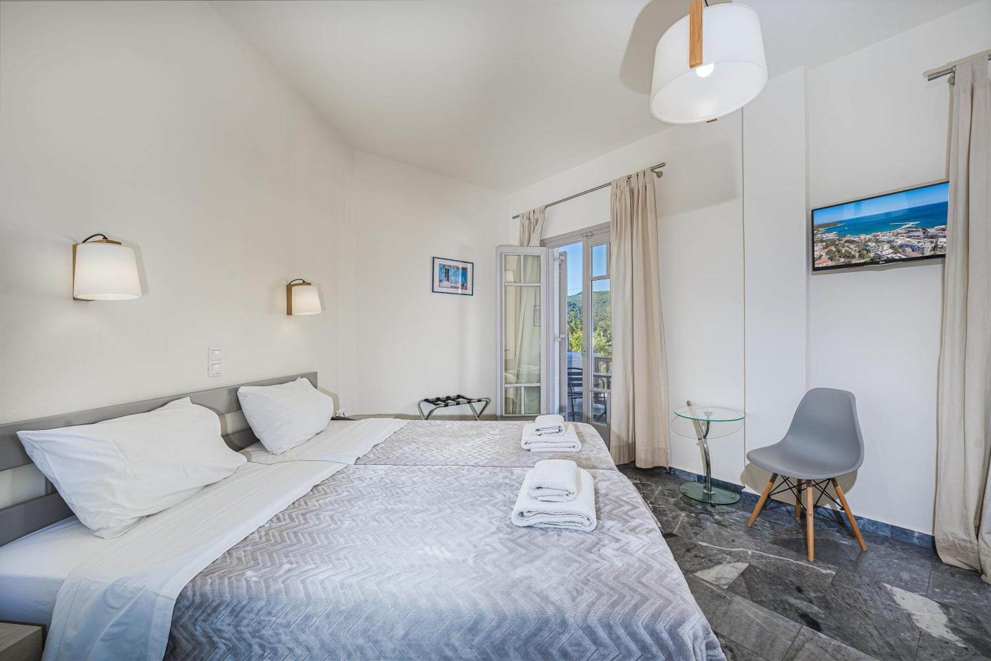 Erato Hotel Agia Marina  المظهر الخارجي الصورة