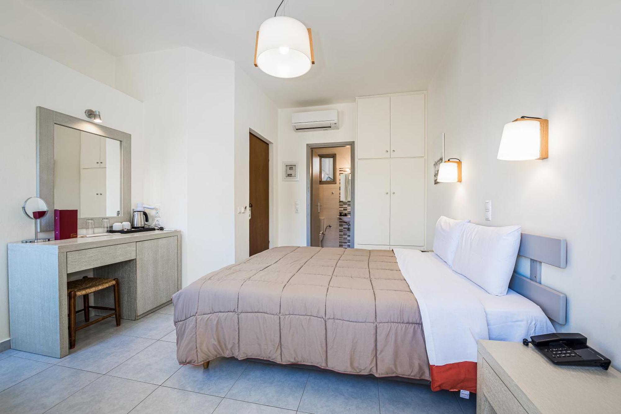 Erato Hotel Agia Marina  المظهر الخارجي الصورة