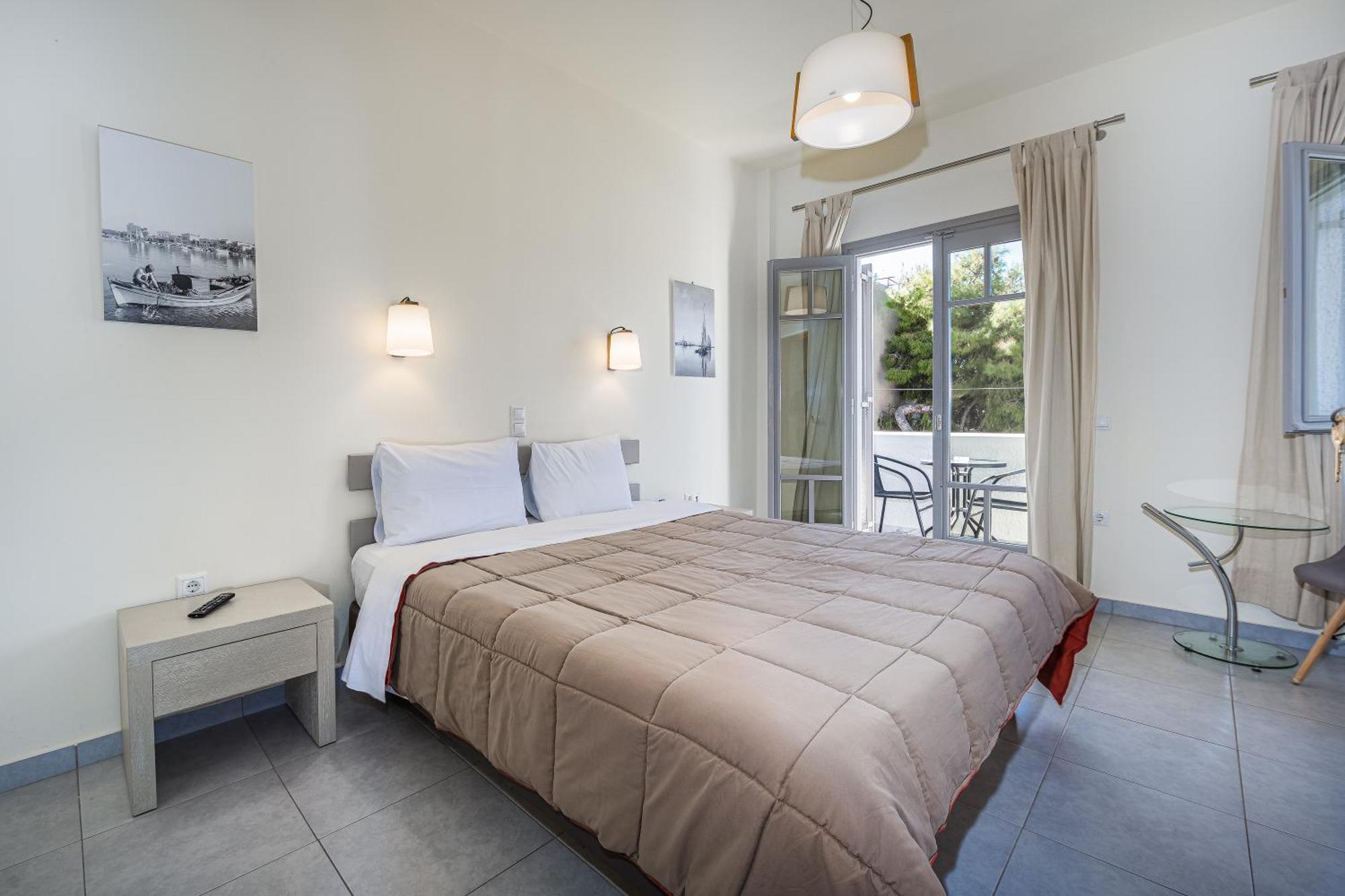 Erato Hotel Agia Marina  المظهر الخارجي الصورة
