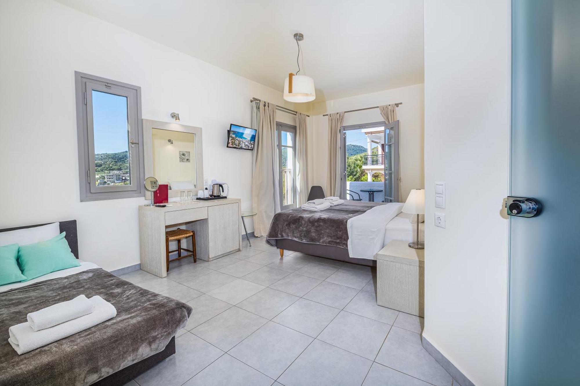Erato Hotel Agia Marina  المظهر الخارجي الصورة