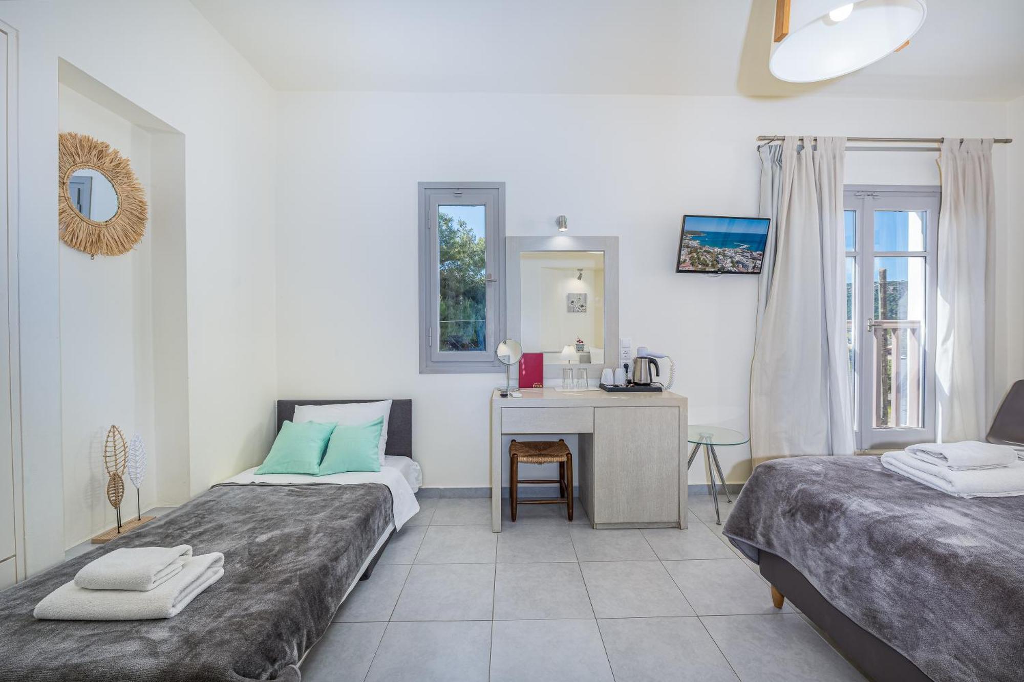 Erato Hotel Agia Marina  المظهر الخارجي الصورة