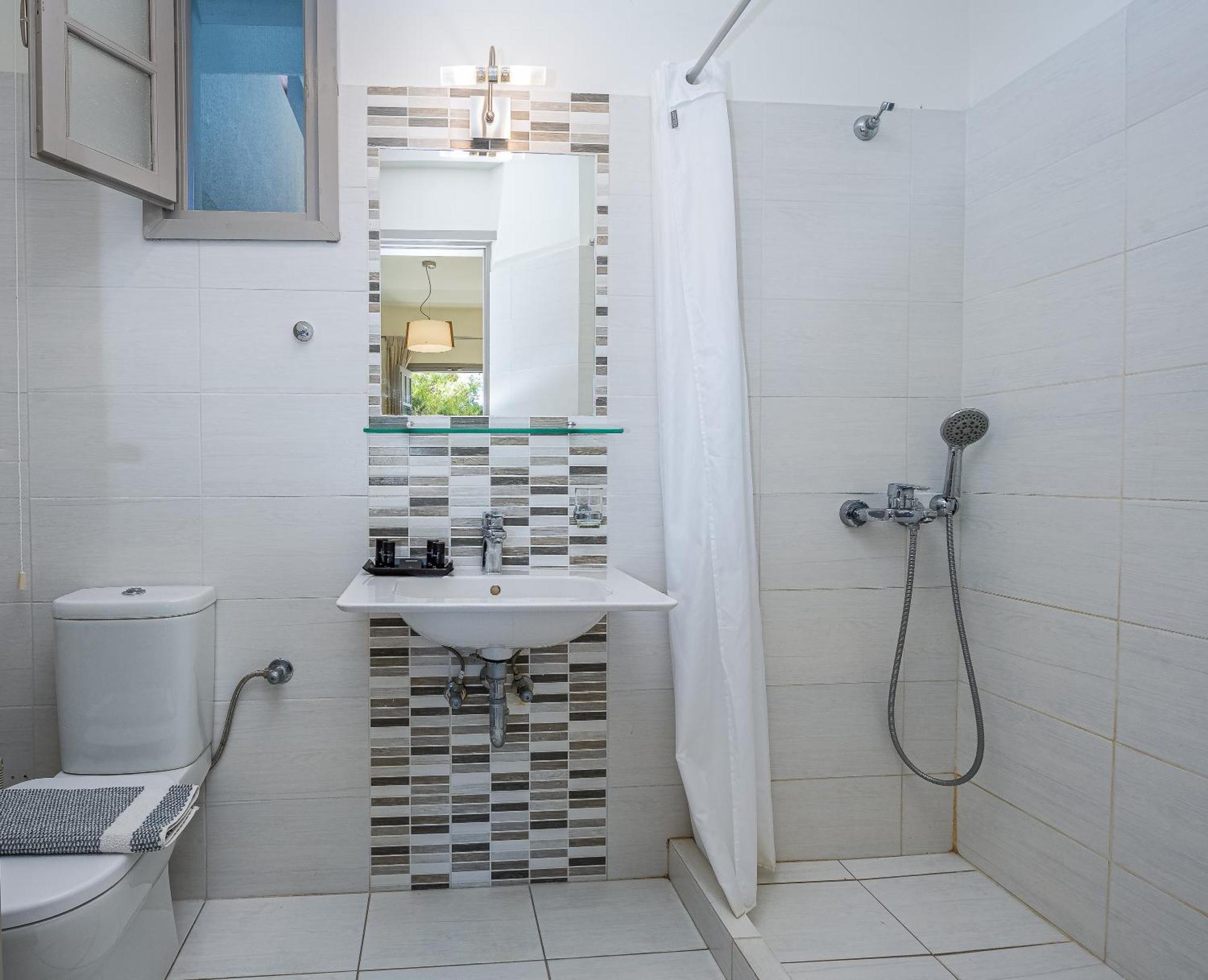Erato Hotel Agia Marina  المظهر الخارجي الصورة