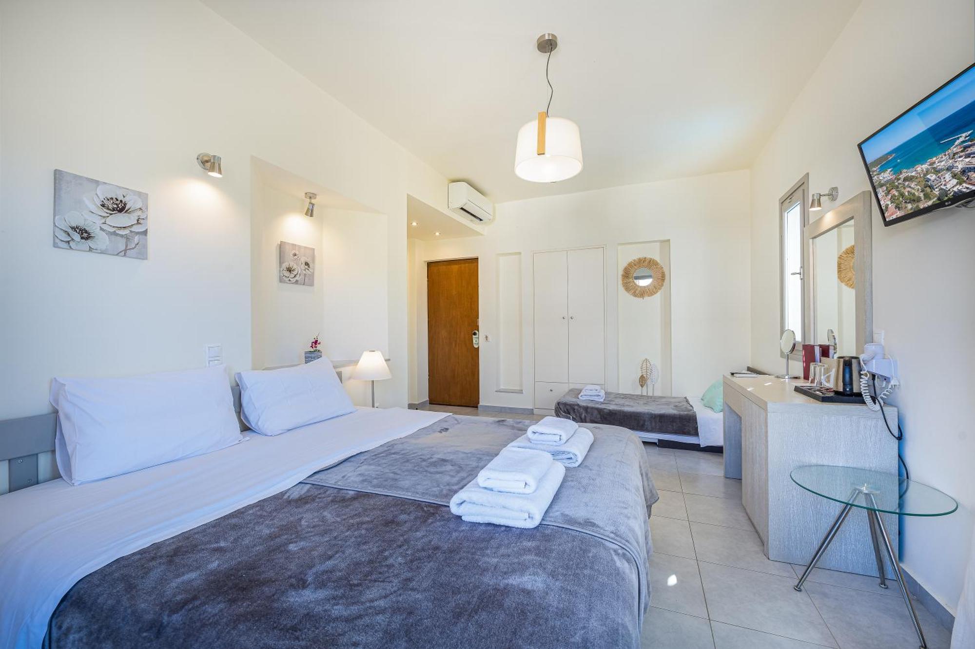 Erato Hotel Agia Marina  المظهر الخارجي الصورة