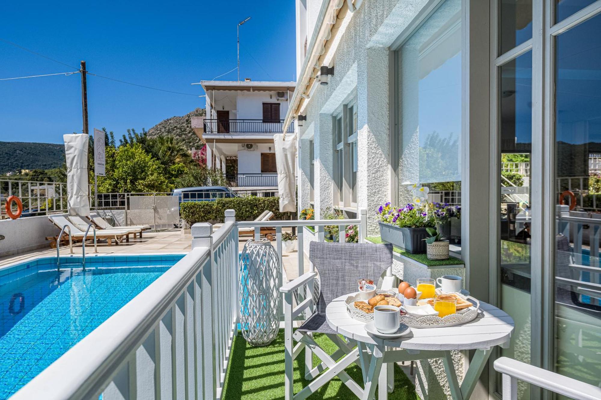 Erato Hotel Agia Marina  المظهر الخارجي الصورة